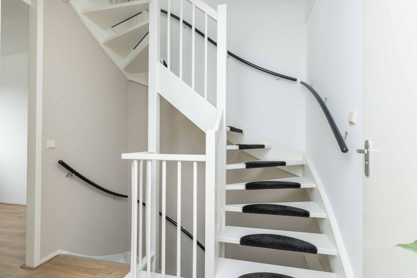 Photo 35 of Koningspage 87