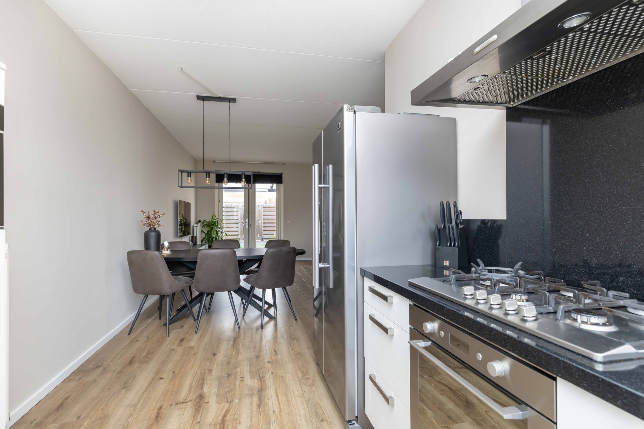 Photo 18 of Koningspage 87