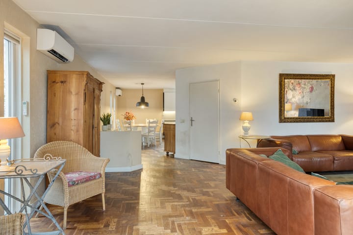 Photo 12 of Hermelijn 43