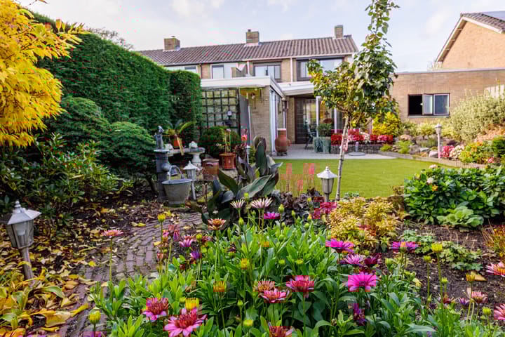 Photo 24 of de Ruyterstraat 10