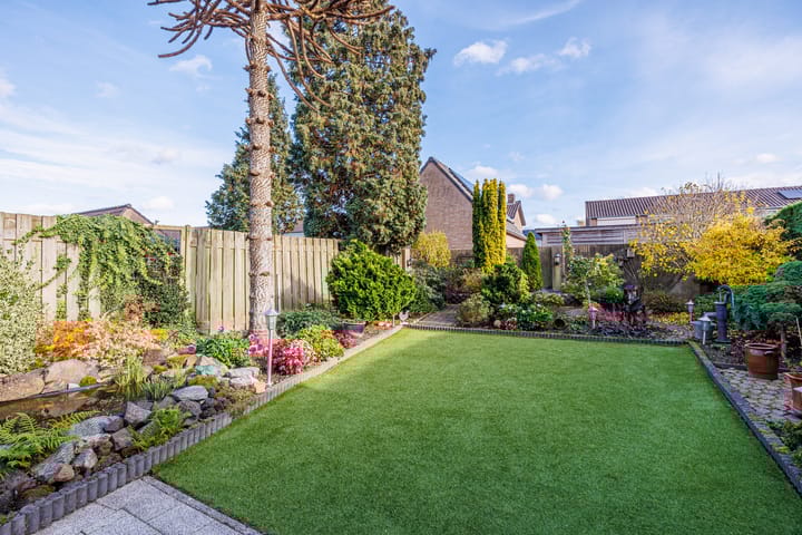 Photo 25 of de Ruyterstraat 10