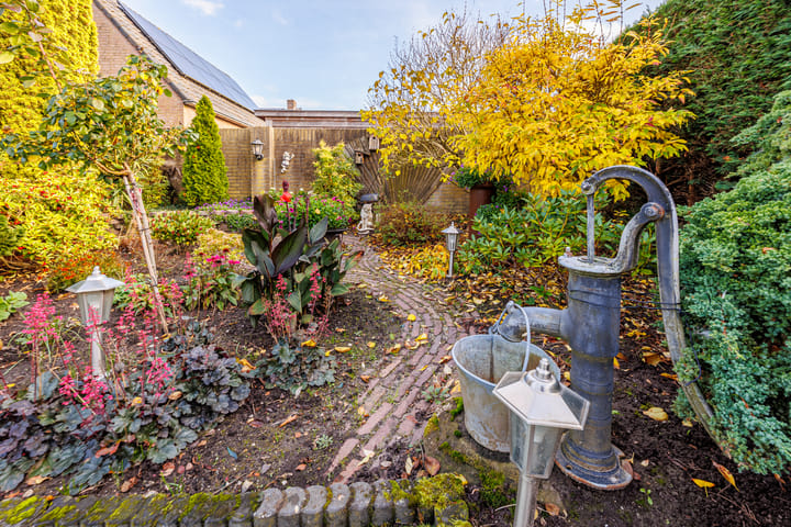 Photo 29 of de Ruyterstraat 10