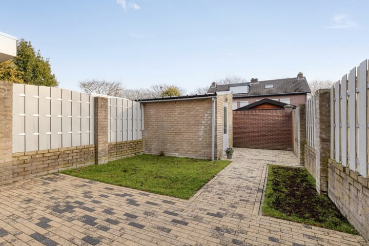 Photo 5 of Den Tip 5