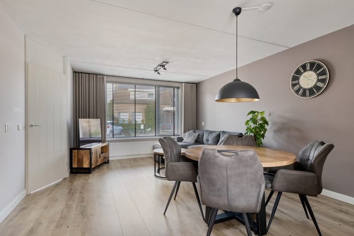 Photo 11 of Den Tip 5