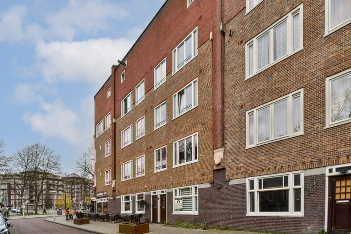 Photo 1 of Willem Leevendstraat 1-2