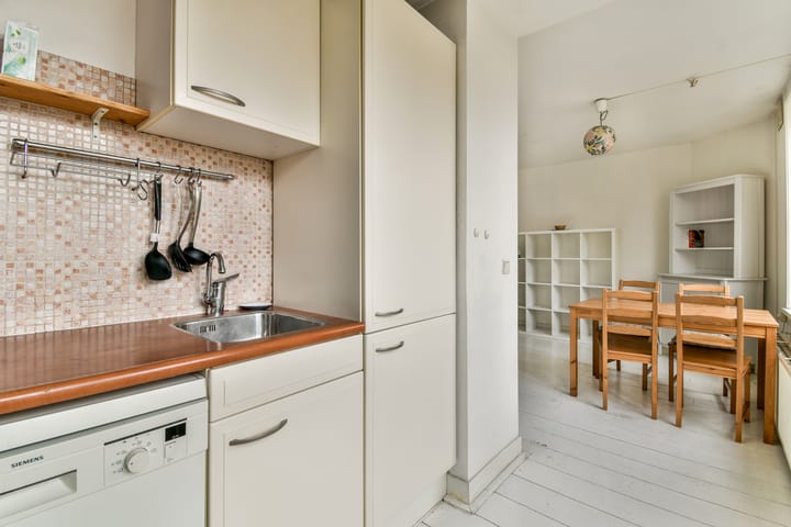 Photo 9 of Willem Leevendstraat 1-2