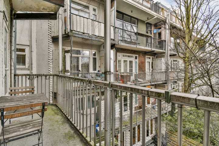 Photo 18 of Willem Leevendstraat 1-2