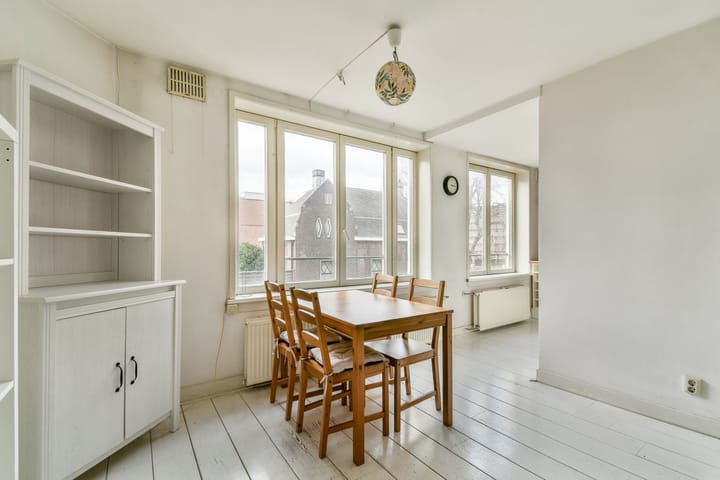 Photo 7 of Willem Leevendstraat 1-2