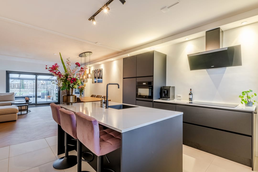 Photo 11 of Bunschotenstraat 10