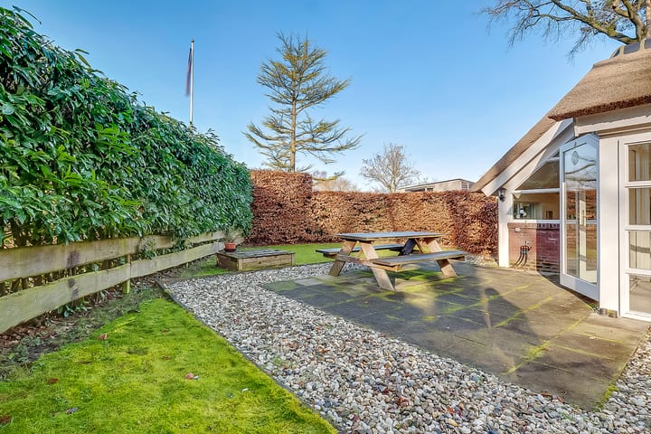 Photo 36 of Rading 2-A40