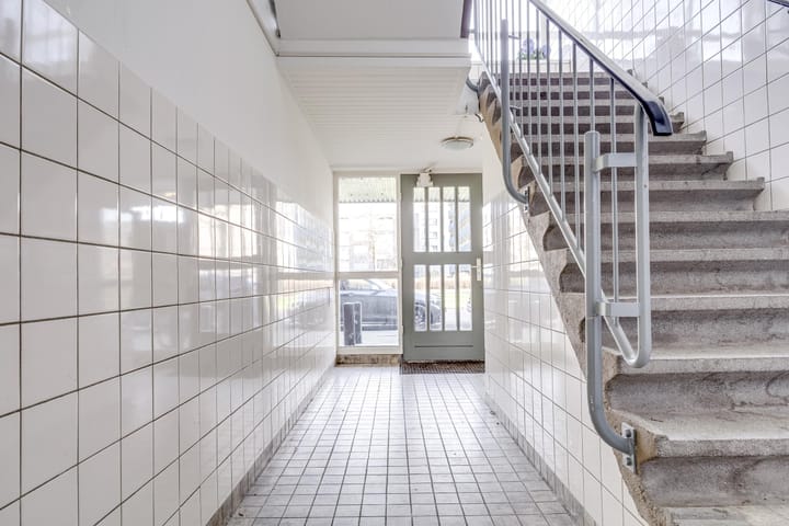 Photo 5 of Meridiaan 28-B