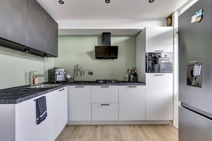 Photo 12 of Sweelinckstraat 117