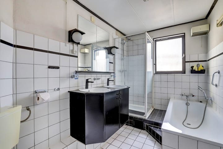 Photo 19 of Sweelinckstraat 117