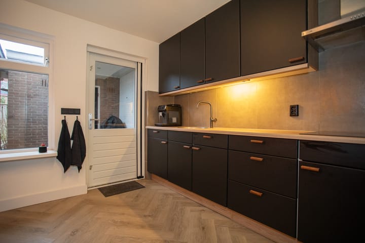 Photo 18 of Asterstraat 14