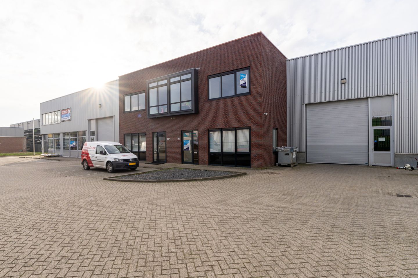 View photo 3 of Leeghwaterstraat 23-A