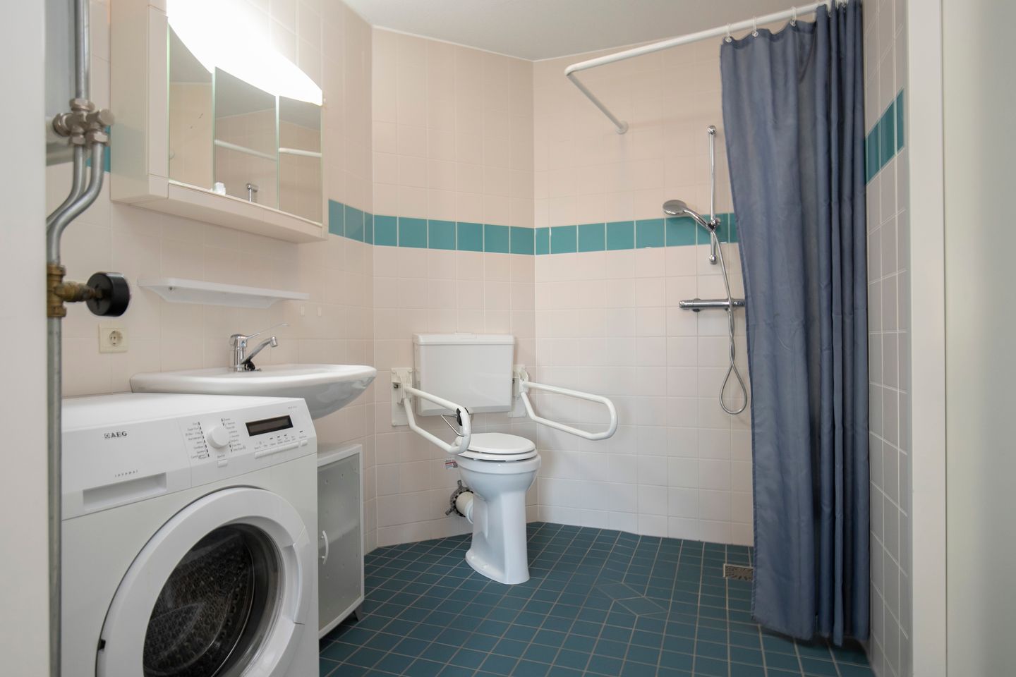 Foto 25 van Den Heuvel 47