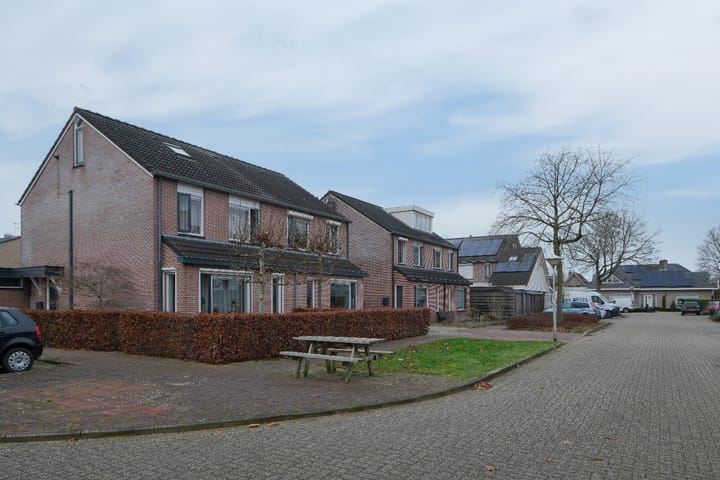 Photo 2 of Haarspit 3