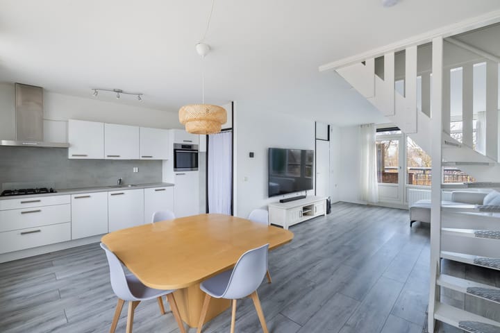 Photo 2 of De Veste 17 69