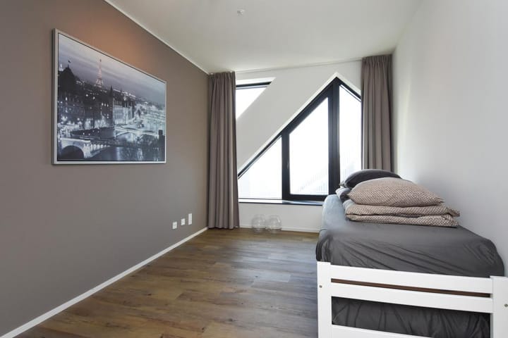 Foto 40 van Anna van Buerenplein 272