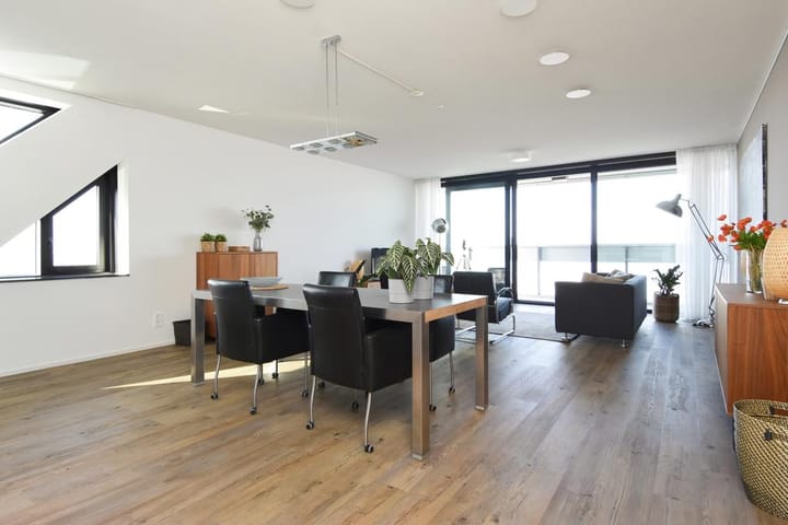 Foto 7 van Anna van Buerenplein 272