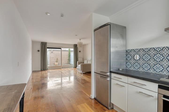 Foto 13 van Regenwulp 14