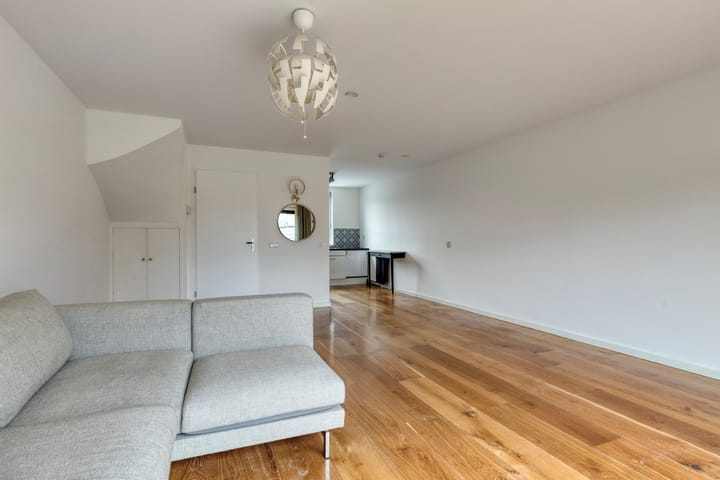 Foto 12 van Regenwulp 14