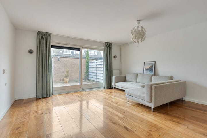 Foto 16 van Regenwulp 14