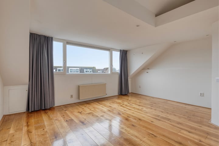 Foto 34 van Regenwulp 14