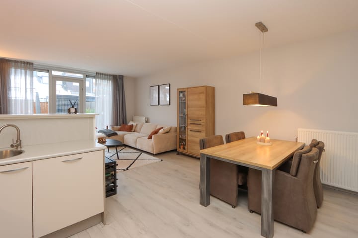 Foto 11 van Bremenstraat 54