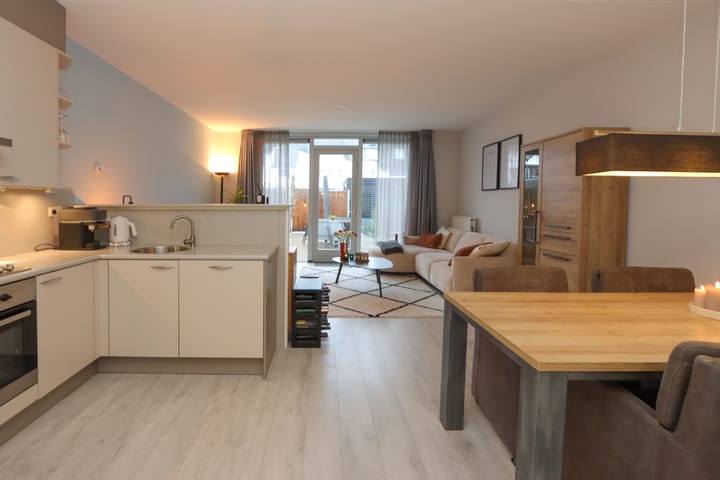 Foto 12 van Bremenstraat 54