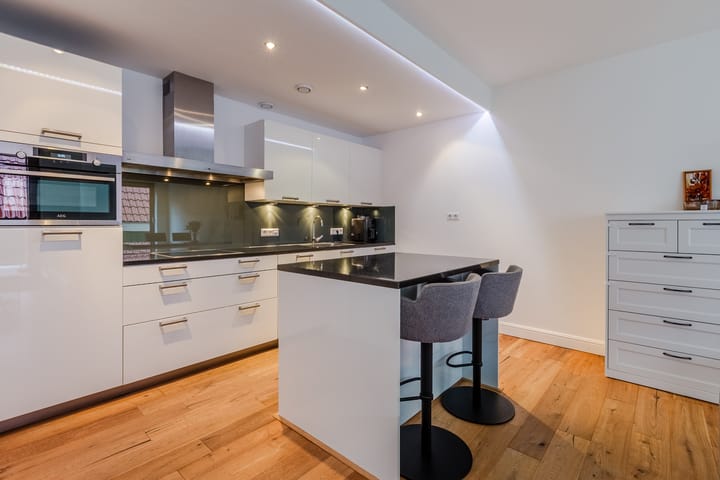 Photo 2 of Hermitage 98