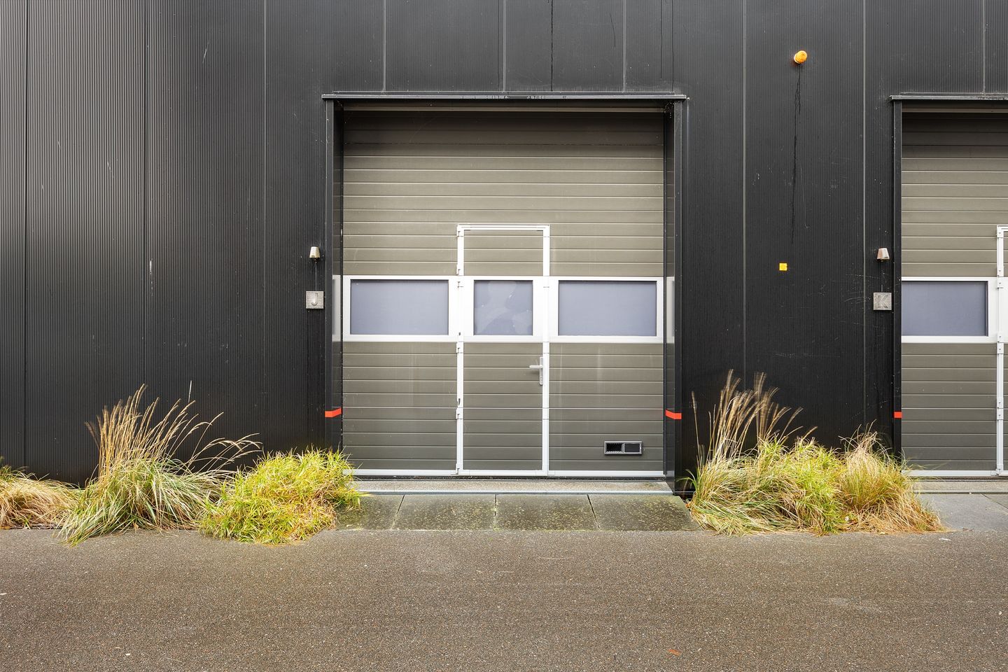 View photo 2 of Witte Paal 304-J