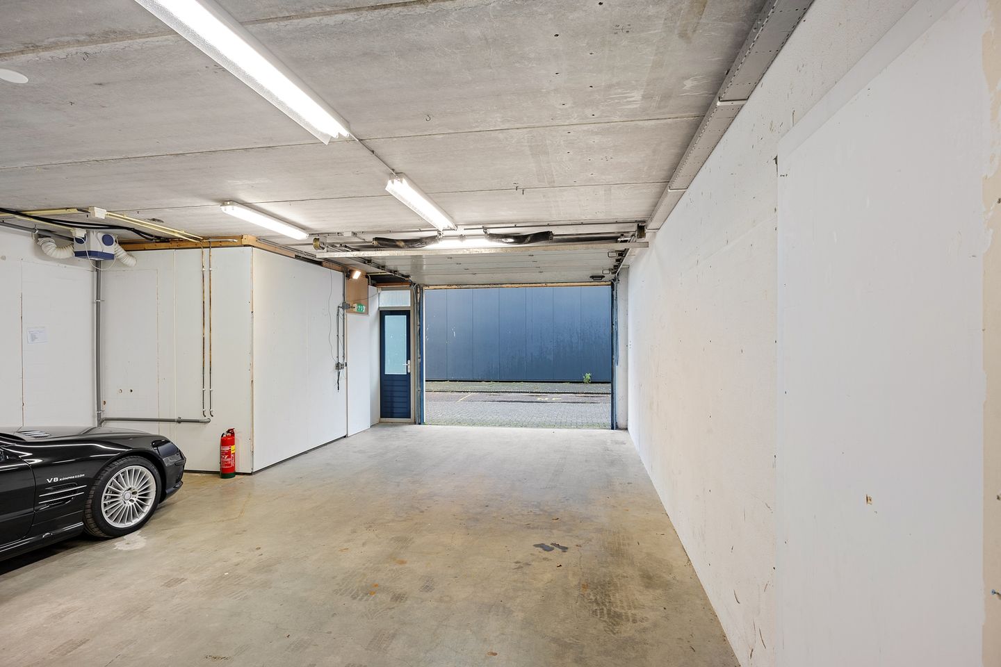 View photo 4 of Witte Paal 245-J