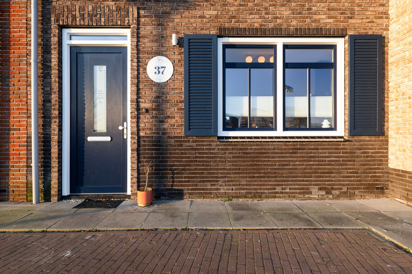 Foto 35 van De Oanrin 37