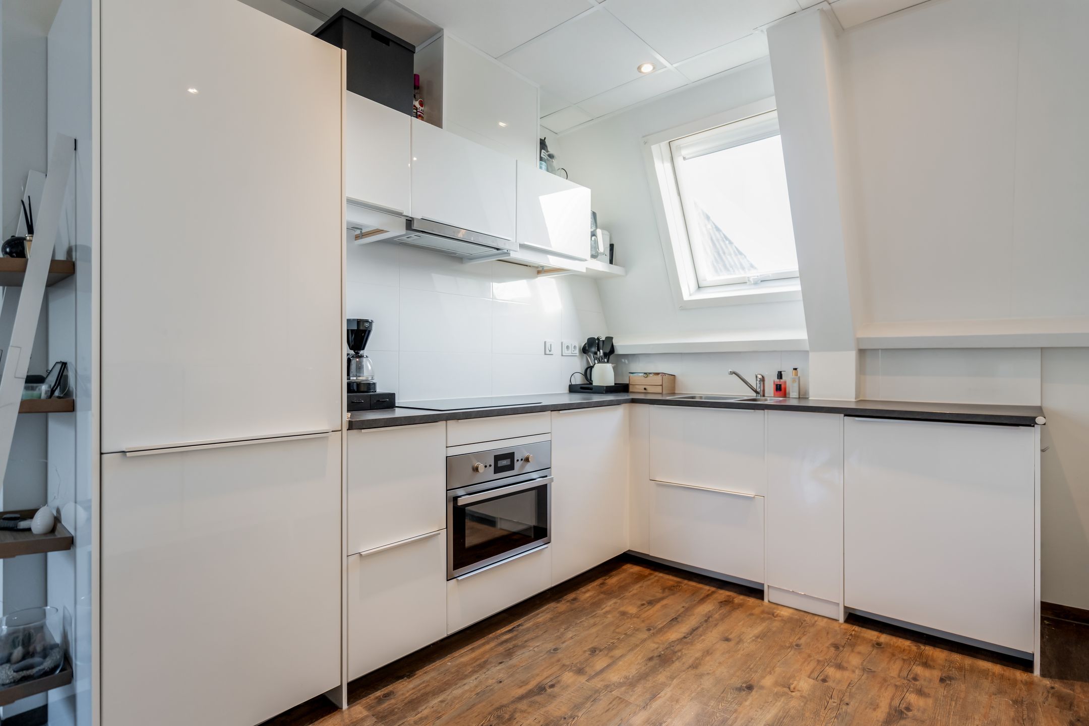 Foto 3 van Meeuwenweg 10-H