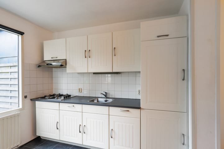 Photo 3 of Brugmanstraat 36-A