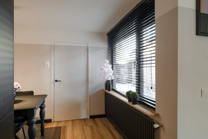 Photo 13 of Van Mislostraat 6