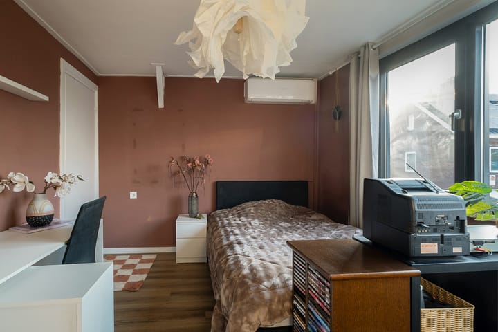 Photo 24 of Van Mislostraat 6