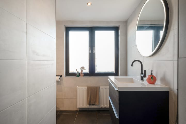 Photo 28 of Van Mislostraat 6