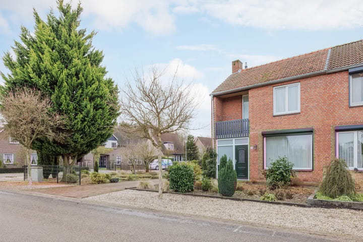 Photo 2 of Broekhuizerweg 24