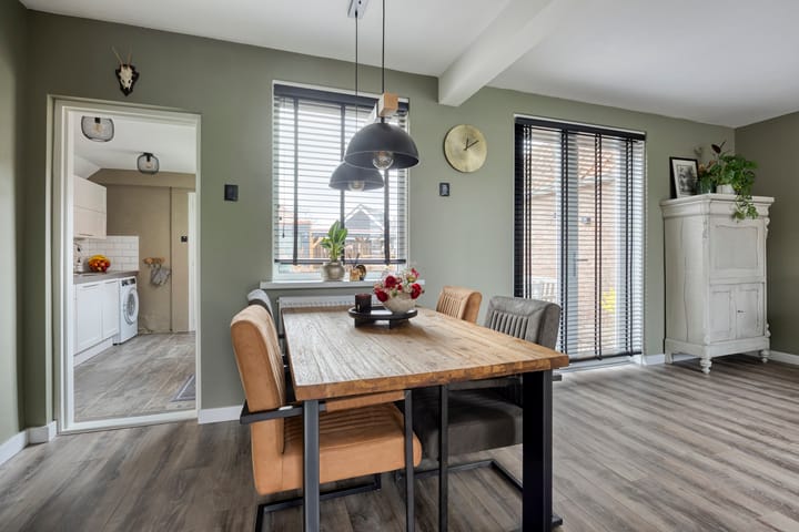 Photo 7 of Julianastraat 17