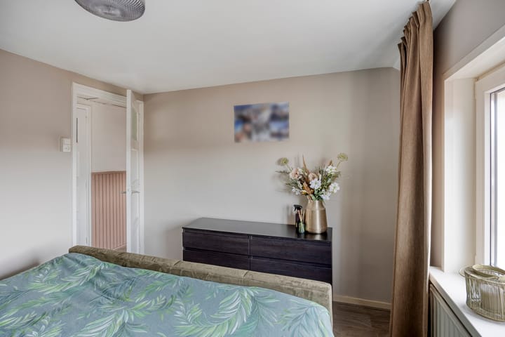 Photo 23 of Julianastraat 17