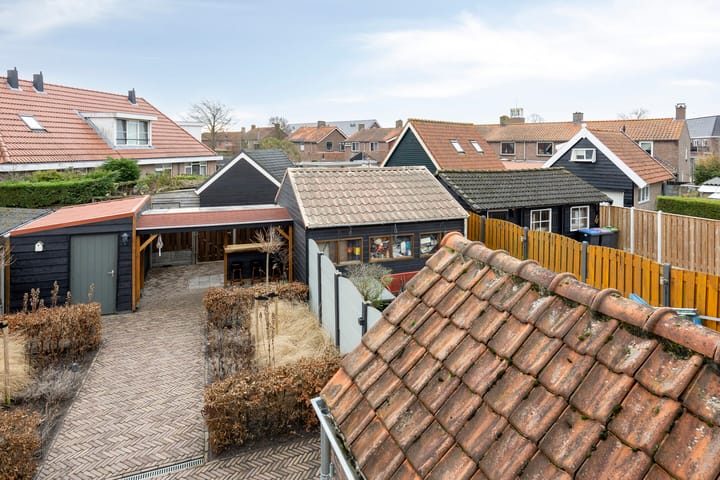 Photo 37 of Julianastraat 17