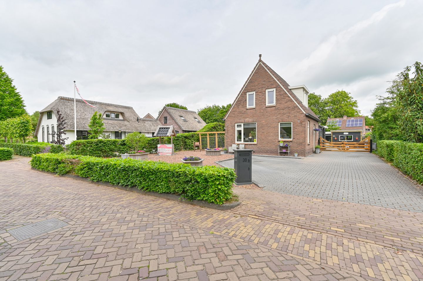 Photo 5 of Burgemeester Tonckensstraat 30