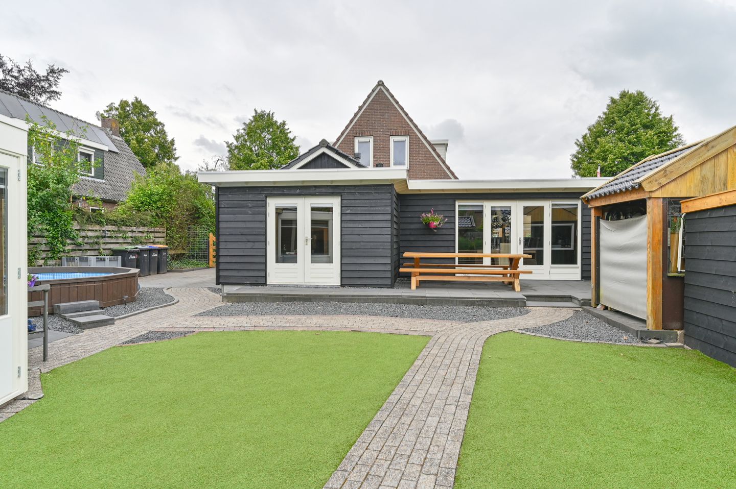 Photo 35 of Burgemeester Tonckensstraat 30