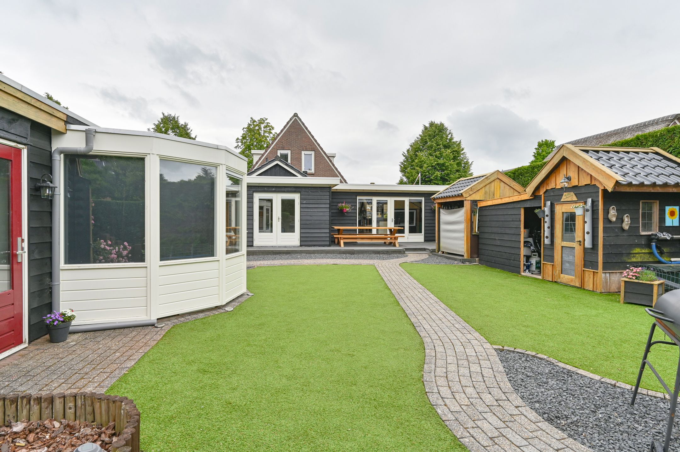 Photo 36 of Burgemeester Tonckensstraat 30