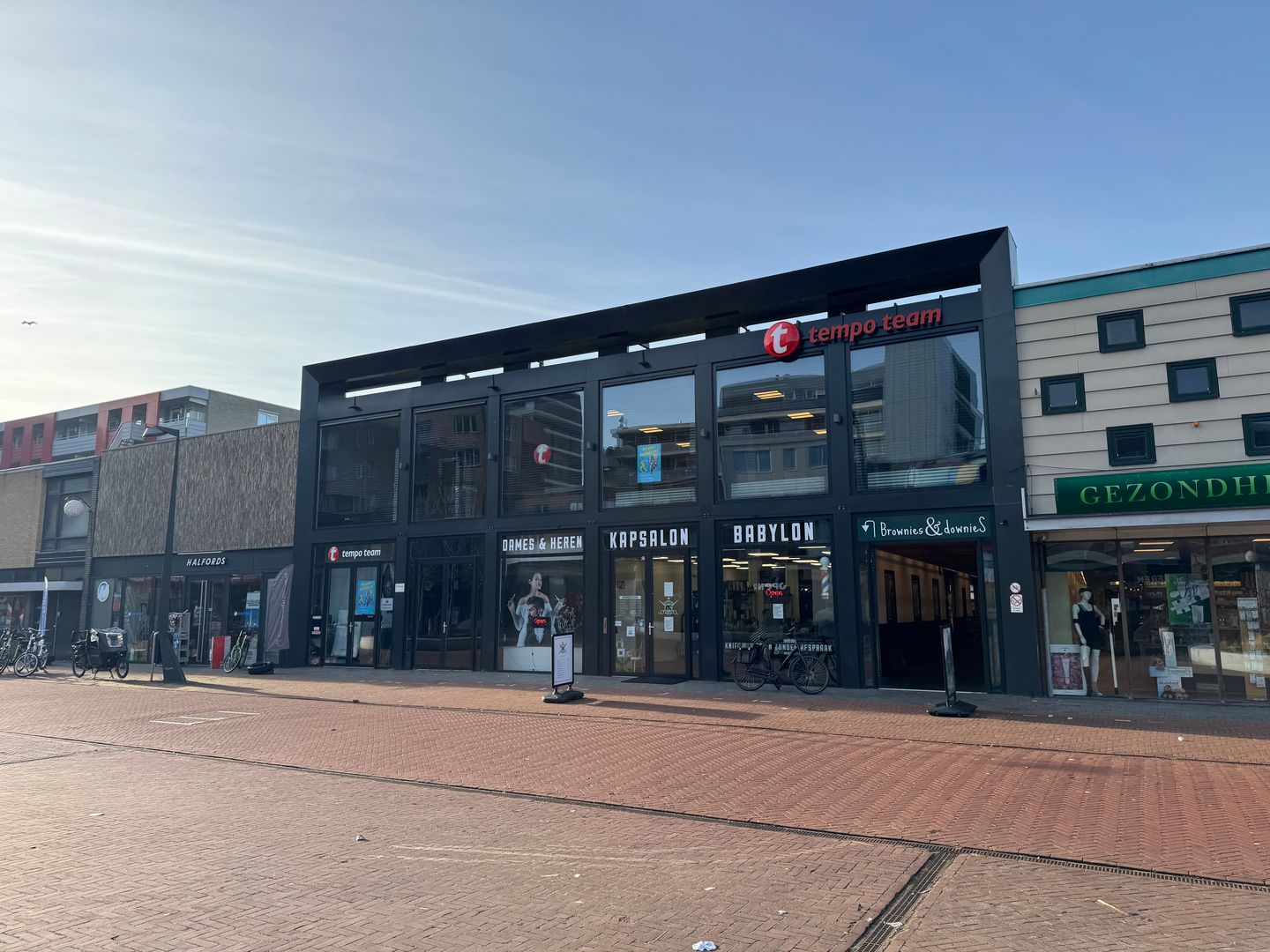 Bekijk foto 2 van Raadhuisplein 67