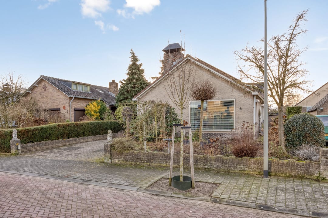 Photo 1 of Dr. Ariënsstraat 4
