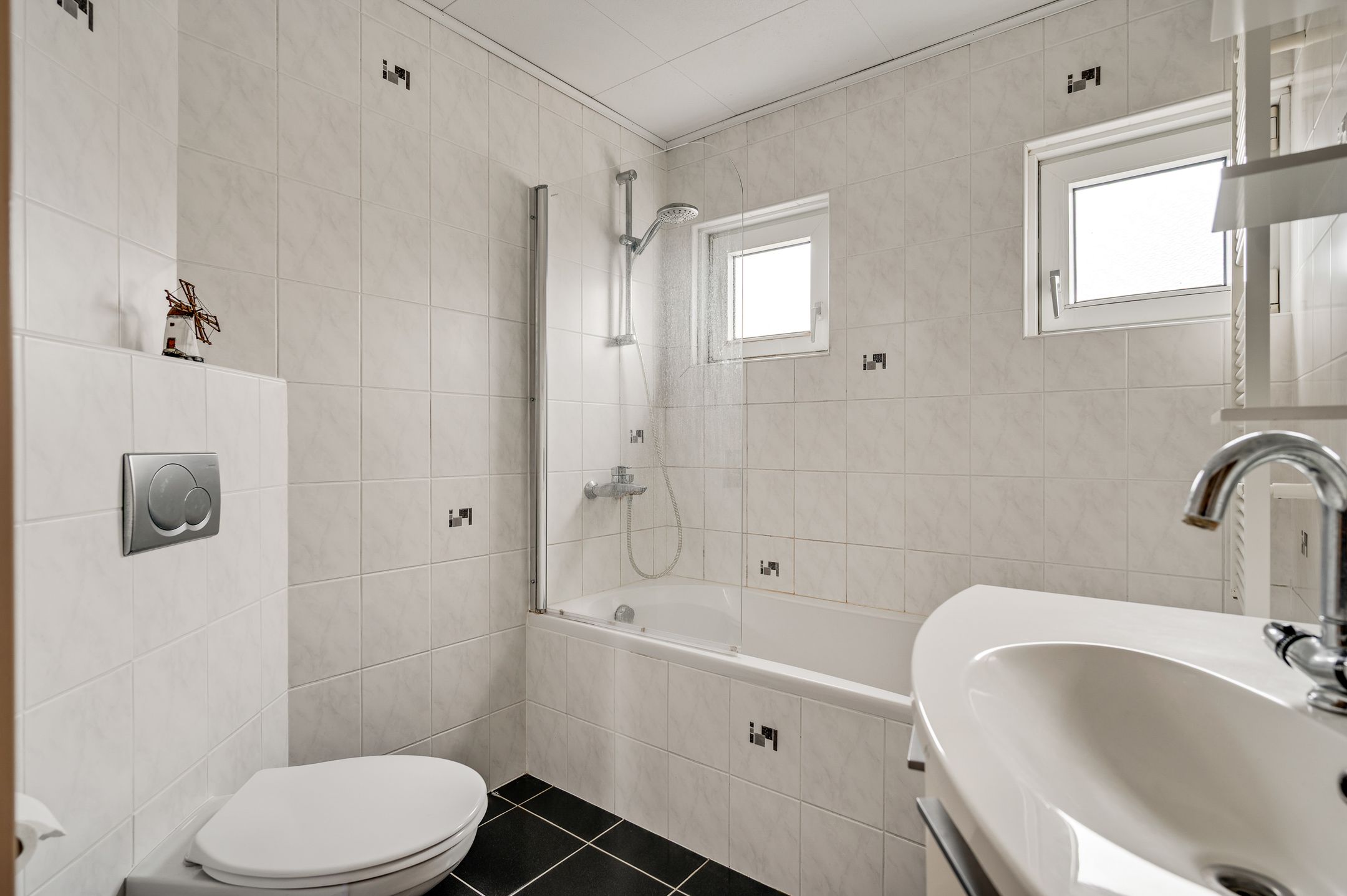 Photo 27 of Van der Meerstraat 3