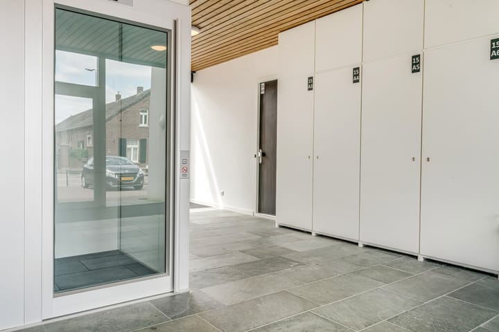 Foto 12 van Julianalaan 15-A6